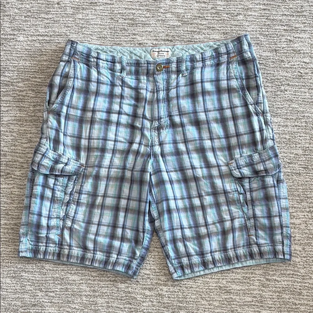 Tommy Bahama Jeans Mens Plaid Cargo Shorts Size 35 Light Blue Cotton Bermuda